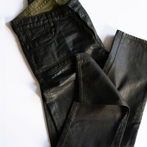 Guess Alameda - Slim Tapered Coated Jeans